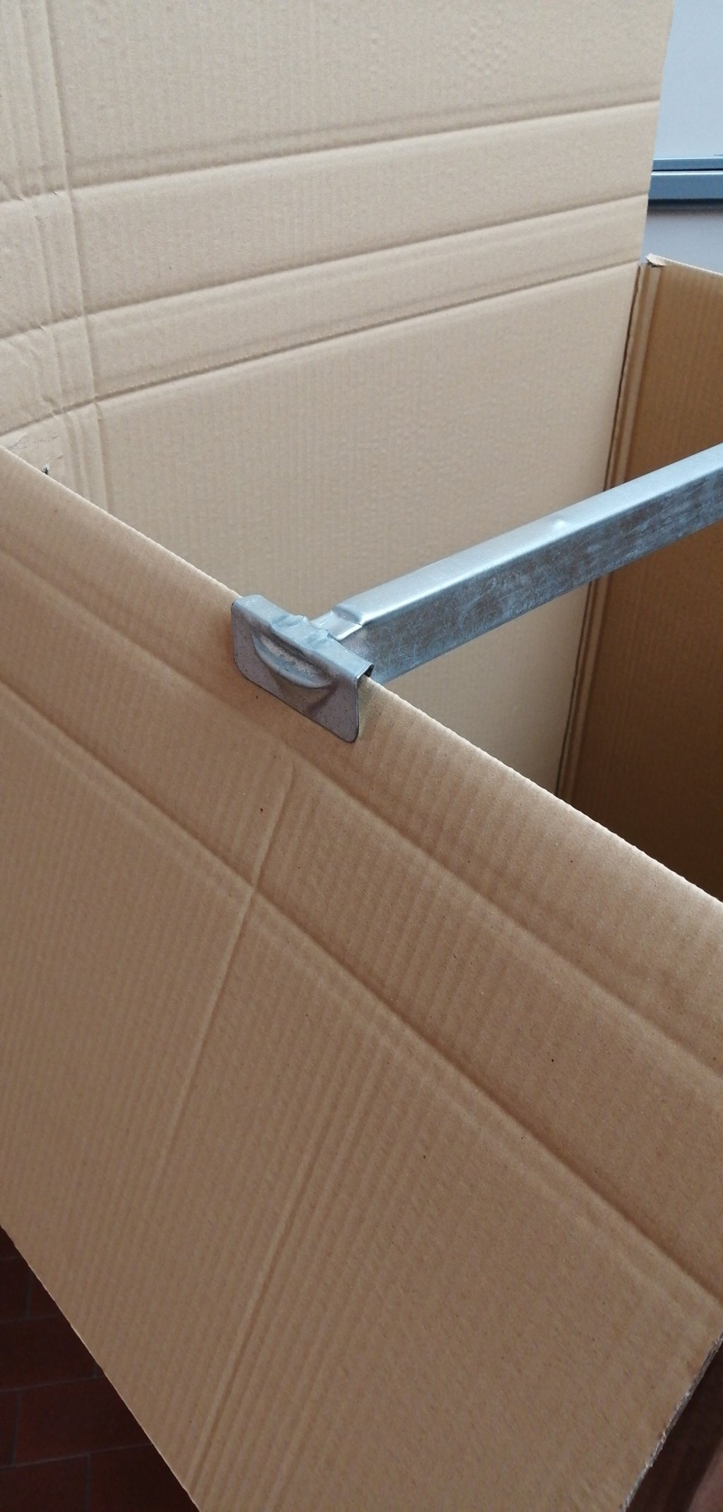 Baule-vestito-per-trasloco